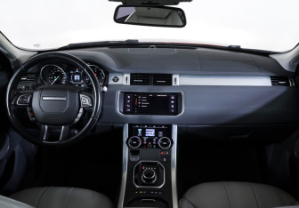 Подержанный автомобиль Land Rover Range Rover Evoque 2017 года (12 фото)