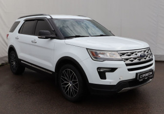 Подержанный автомобиль Ford Explorer 2018 года (3 фото)