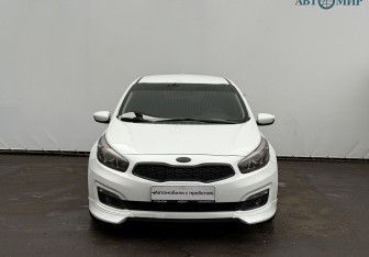 Подержанный автомобиль Kia Ceed Hatchback 2017 года (2 фото)