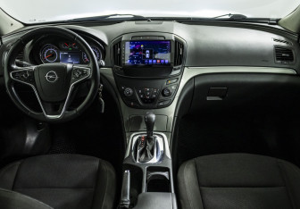 Подержанный автомобиль Opel Insignia Wagon 2014 года (12 фото)