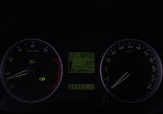 Подержанный автомобиль Skoda Fabia Hatchback 2010 года (11 фото)