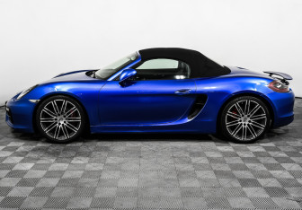Подержанный автомобиль Porsche Boxster 2015 года (8 фото)