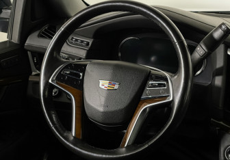 Подержанный автомобиль Cadillac Escalade Suv 2019 года (14 фото)