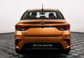 Подержанный автомобиль Kia Rio Sedan 2018 года (6 фото)
