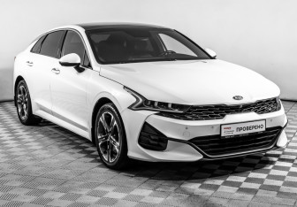 Подержанный автомобиль Kia K5 2021 года (3 фото)
