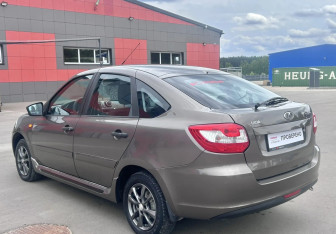 Подержанный автомобиль LADA (ВАЗ) Granta Liftback 2016 года (7 фото)