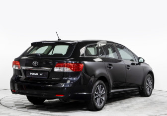 Подержанный автомобиль Toyota Avensis Wagon 2012 года (4 фото)