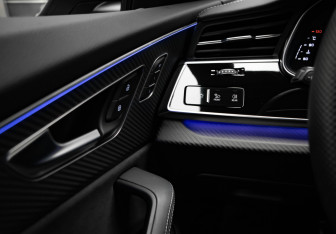 Подержанный автомобиль Audi SQ8 2024 года (13 фото)