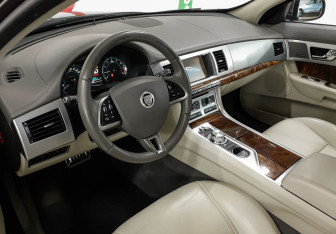 Подержанный автомобиль Jaguar XF Sedan 2013 года (7 фото)