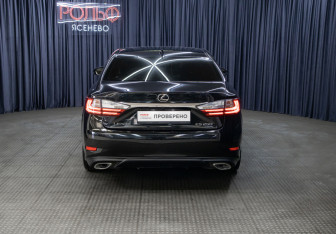 Подержанный автомобиль Lexus ES 2018 года (6 фото)