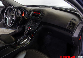 Подержанный автомобиль Opel Insignia Liftback 2010 года (7 фото)