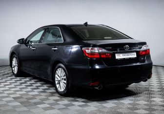 Подержанный автомобиль Toyota Camry Sedan 2015 года (7 фото)