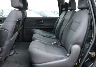 Подержанный автомобиль Volkswagen Sharan 2005 года (10 фото)