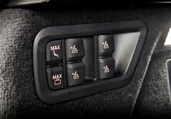 Подержанный автомобиль BMW X7 2020 года (28 фото)