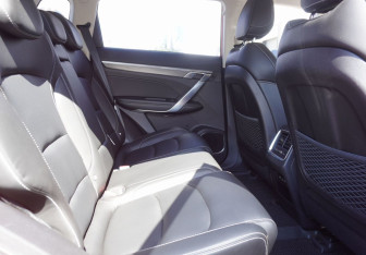 Подержанный автомобиль Geely Atlas Pro 2022 года (10 фото)