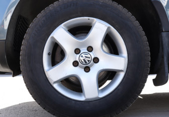 Подержанный автомобиль Volkswagen Touareg 2007 года (19 фото)