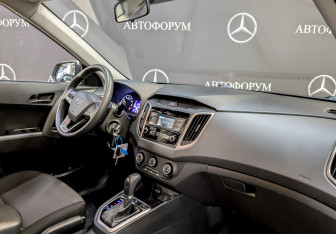 Подержанный автомобиль Hyundai Creta 2019 года (11 фото)