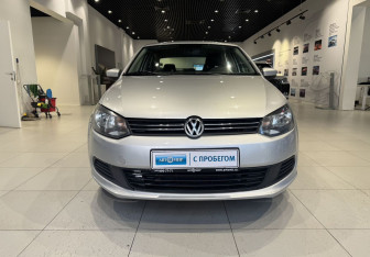 Подержанный автомобиль Volkswagen Polo Sedan 2011 года (2 фото)