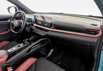 Подержанный автомобиль Geely Coolray 2024 года (11 фото)