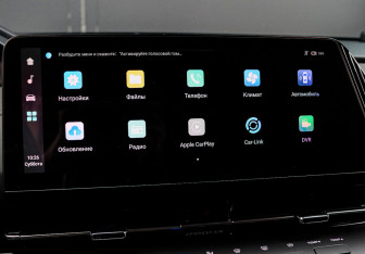 Подержанный автомобиль Changan UNI-S 2024 года (18 фото)