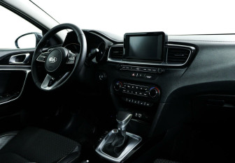 Подержанный автомобиль Kia Ceed Hatchback 2020 года (8 фото)