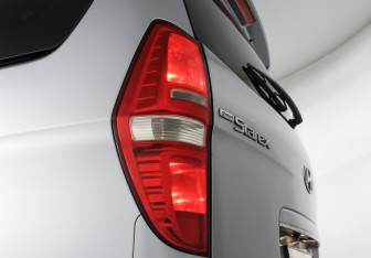 Подержанный автомобиль Hyundai Grand Starex 2013 года (23 фото)