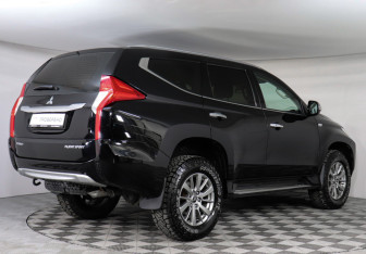 Подержанный автомобиль Mitsubishi Pajero Sport 2018 года (4 фото)