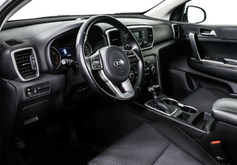 Подержанный автомобиль Kia Sportage 2020 года (10 фото)