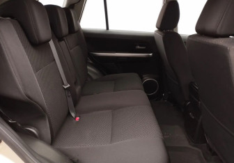Подержанный автомобиль Suzuki Grand Vitara 2010 года (11 фото)