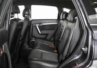 Подержанный автомобиль Chevrolet Captiva 2012 года (10 фото)