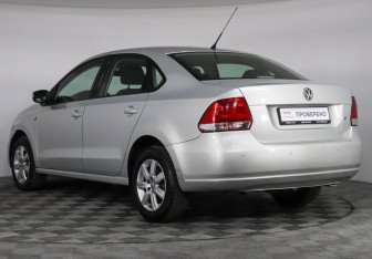 Подержанный автомобиль Volkswagen Polo Sedan 2012 года (4 фото)