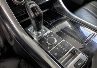 Подержанный автомобиль Land Rover Range Rover Sport 2015 года (27 фото)