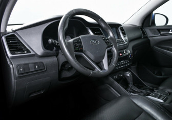 Подержанный автомобиль Hyundai Tucson 2015 года (9 фото)