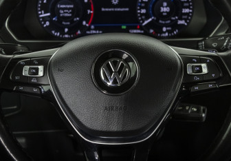 Подержанный автомобиль Volkswagen Tiguan 2017 года (12 фото)