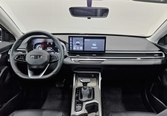 Подержанный автомобиль Geely Emgrand 2024 года (14 фото)