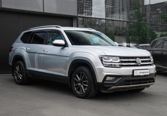 Подержанный автомобиль Volkswagen Teramont 2018 года (3 фото)