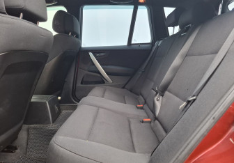 Подержанный автомобиль BMW X3 2009 года (11 фото)