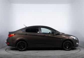 Подержанный автомобиль Hyundai Solaris Sedan 2016 года (4 фото)