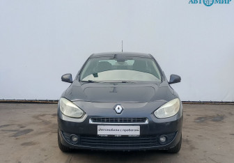 Подержанный автомобиль Renault Fluence 2012 года (2 фото)