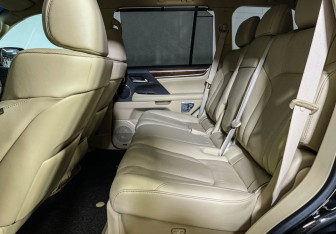 Подержанный автомобиль Lexus LX 2016 года (10 фото)