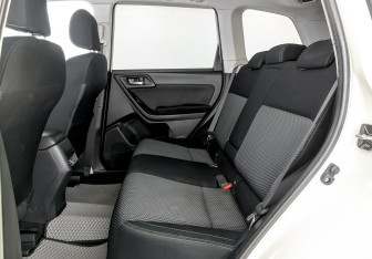 Подержанный автомобиль Subaru Forester Suv 2017 года (12 фото)