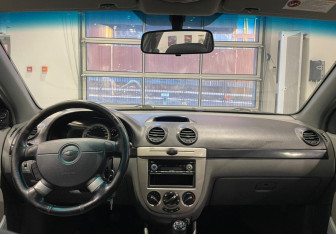 Подержанный автомобиль Chevrolet Lacetti Wagon 2008 года (11 фото)