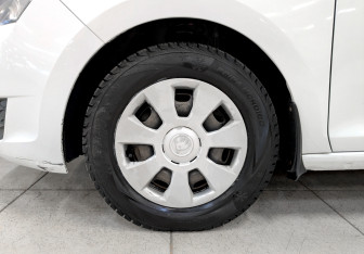 Подержанный автомобиль Skoda Rapid Liftback 2019 года (18 фото)