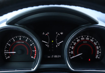 Подержанный автомобиль Toyota Highlander 2012 года (11 фото)