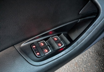 Подержанный автомобиль Audi A6 Sedan 2014 года (22 фото)