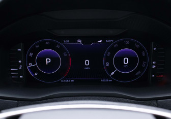 Подержанный автомобиль Skoda Karoq 2021 года (12 фото)