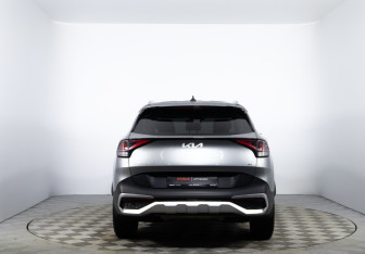 Подержанный автомобиль Kia Sportage 2023 года (6 фото)