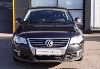 Подержанный автомобиль Volkswagen Passat Sedan 2010 года (2 фото)