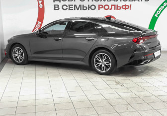 Подержанный автомобиль Kia K5 2021 года (6 фото)