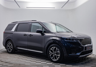 Подержанный автомобиль Kia Carnival 2021 года (7 фото)